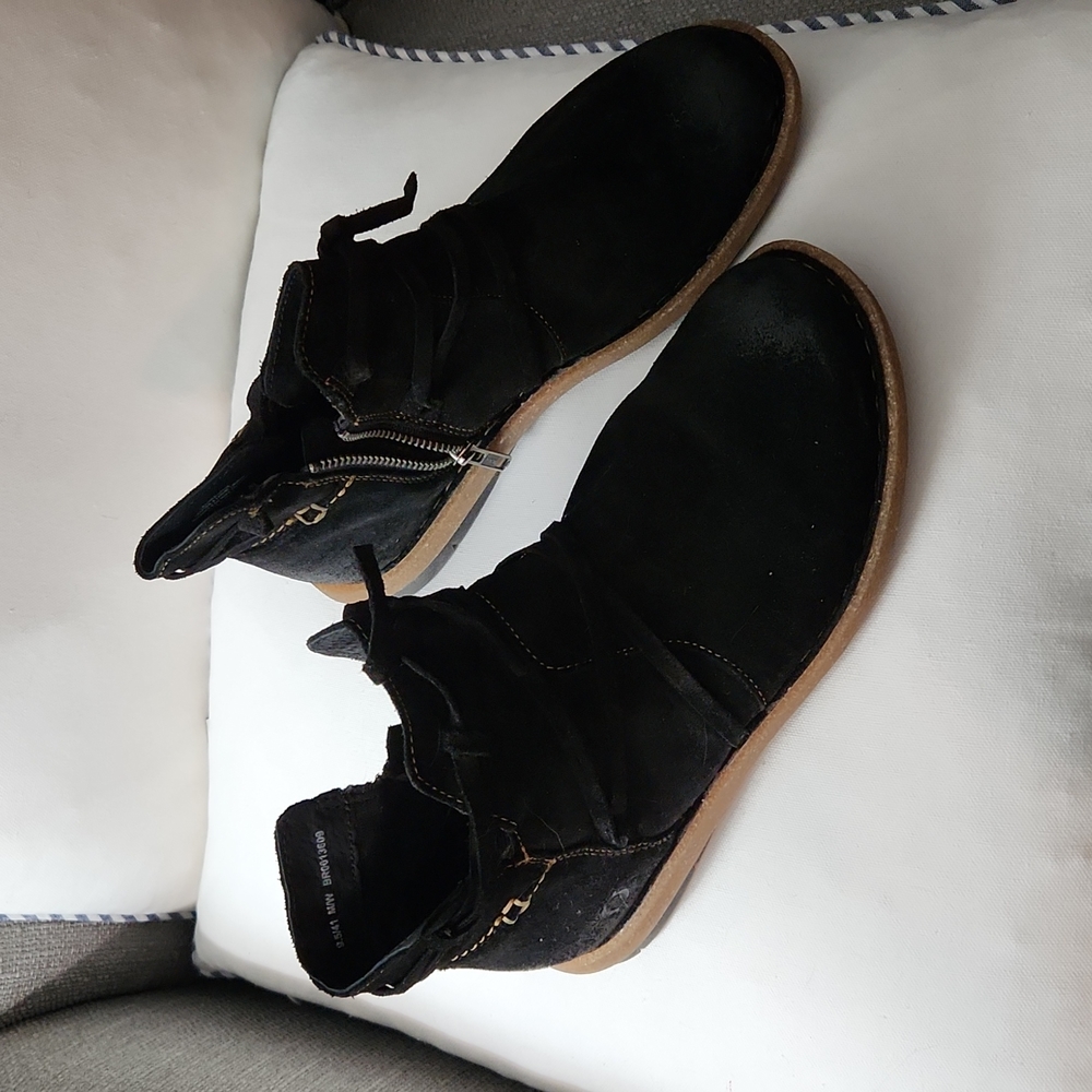 Born Distressed Black Tarkiln Boot